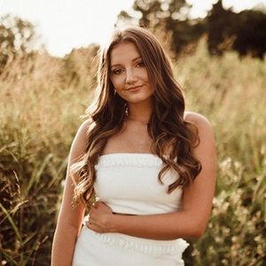 Meet your Posher, Averi